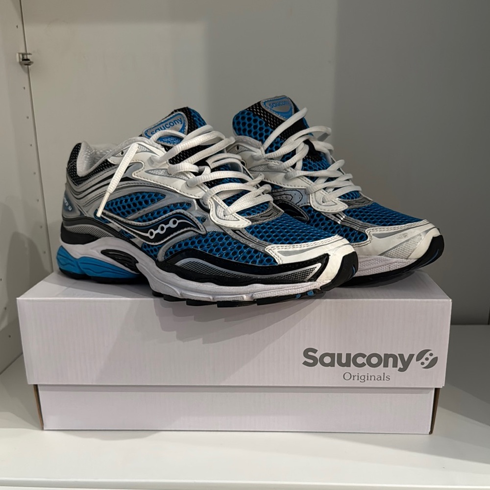 Saucony Originals Blue and White Sneakers Progrid Omni 9